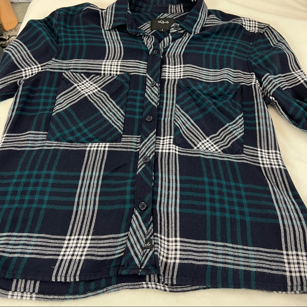 Rails 2 Front Pocket Plaid Button Front Shirt Siz… - image 4